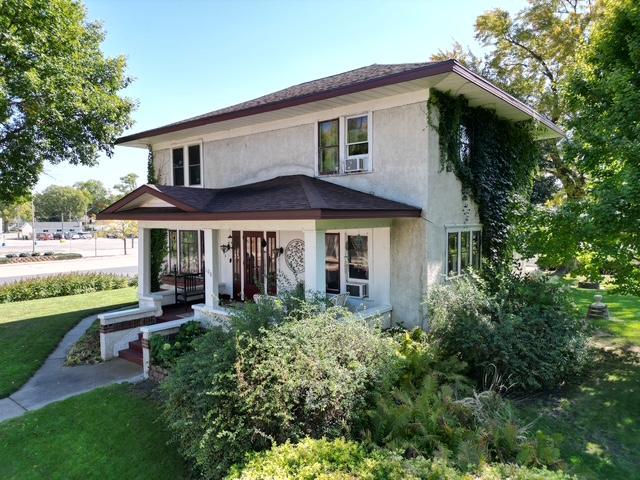 108 W 4th St, Redwood Falls, MN 56283