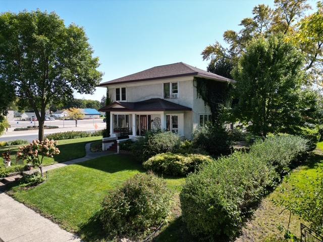 108 W 4th St, Redwood Falls, MN 56283