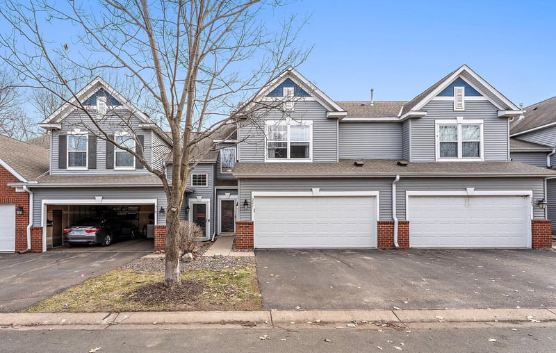 321 Heritage Trl, Circle Pines, MN 55014