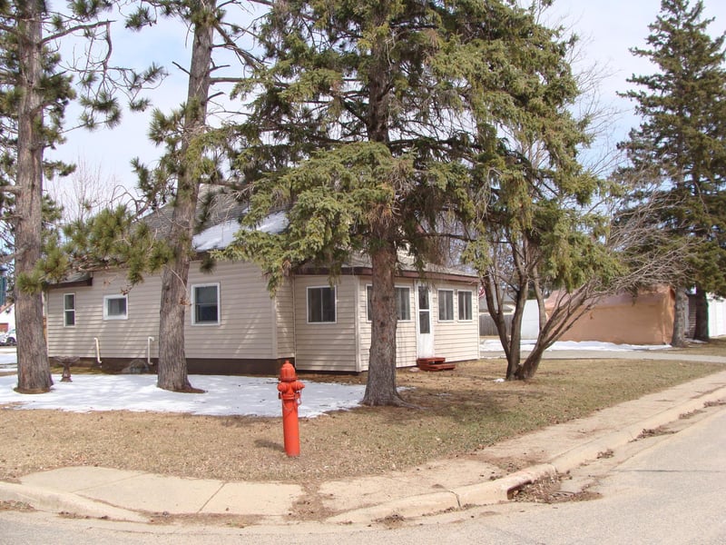 621 Wisconsin Ave SW, Staples, MN 56479