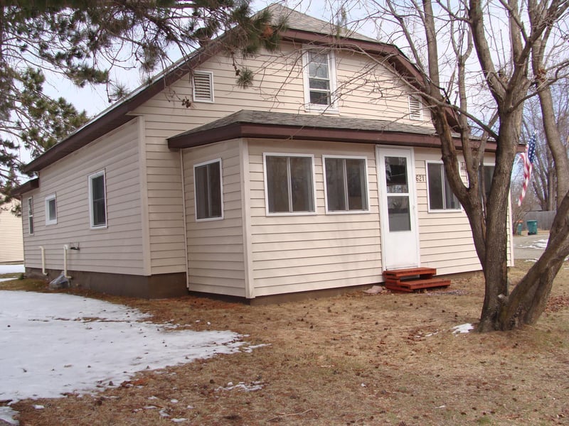 621 Wisconsin Ave SW, Staples, MN 56479