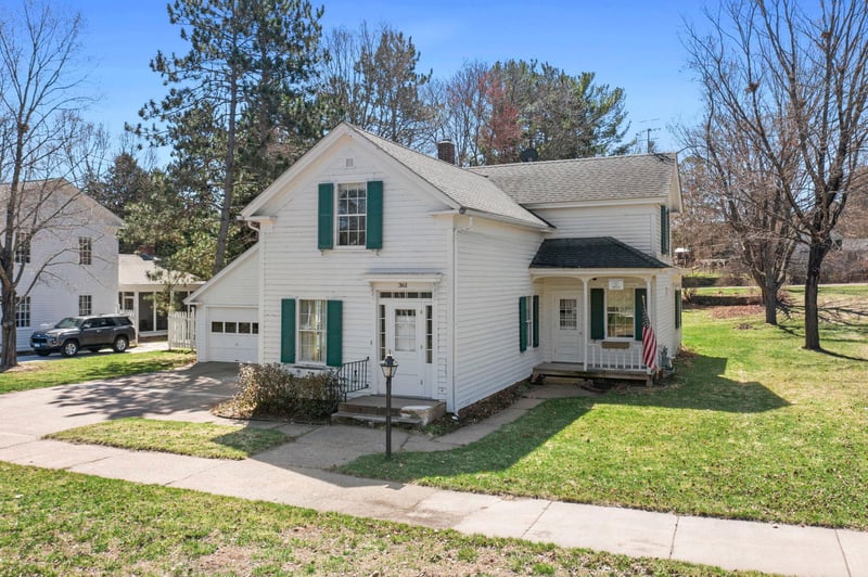 361 Plateau St, Taylors Falls, MN 55084