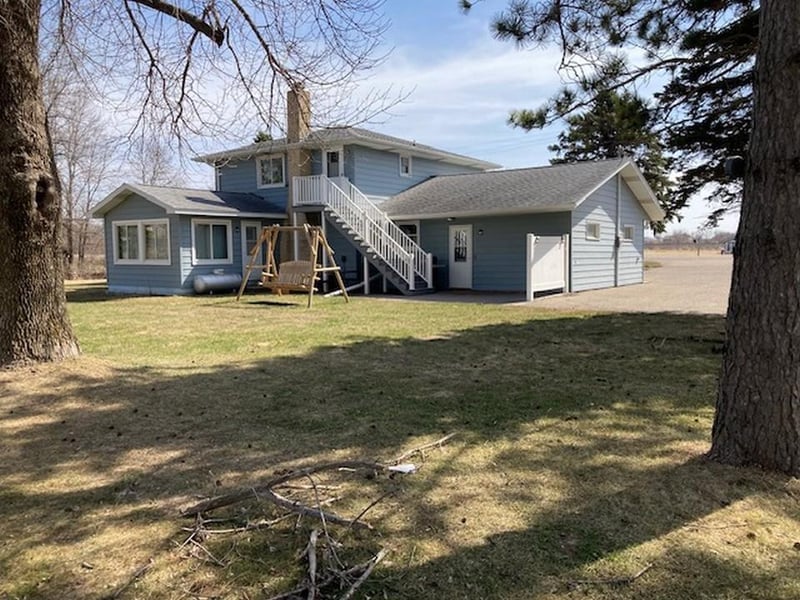 693 Stearns Ave E, Eden Valley, MN 55329