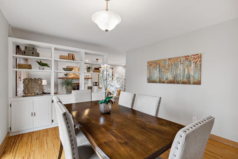 1287 Nursery Hill Ln, Arden Hills, MN 55112