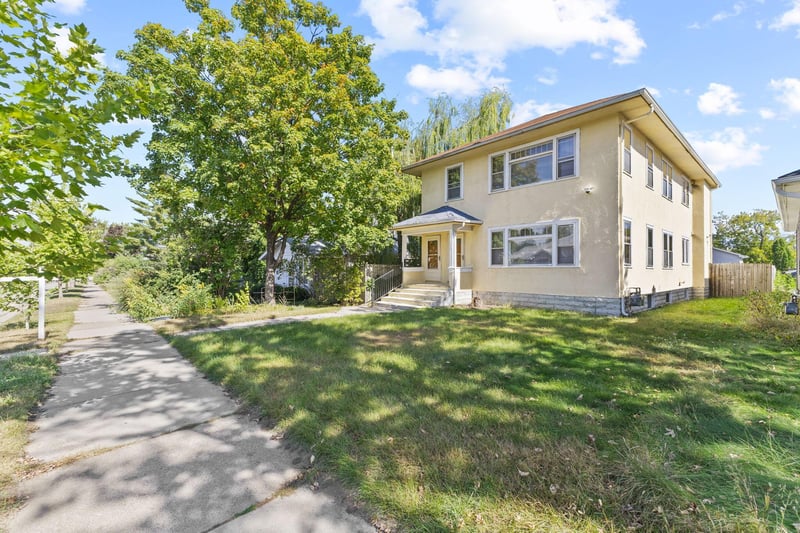 3847 Cedar Ave S, Minneapolis, MN 55407