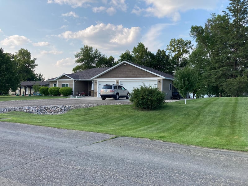 830 E Scharf Ave, Vergas, MN 56587