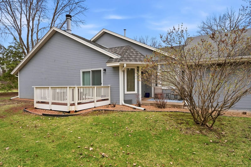 2741 River Hills Dr S, Burnsville, MN 55337
