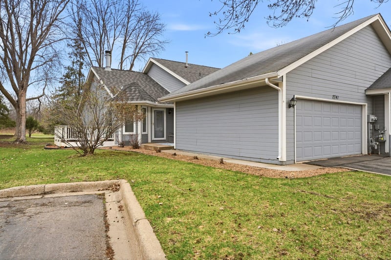 2741 River Hills Dr S, Burnsville, MN 55337
