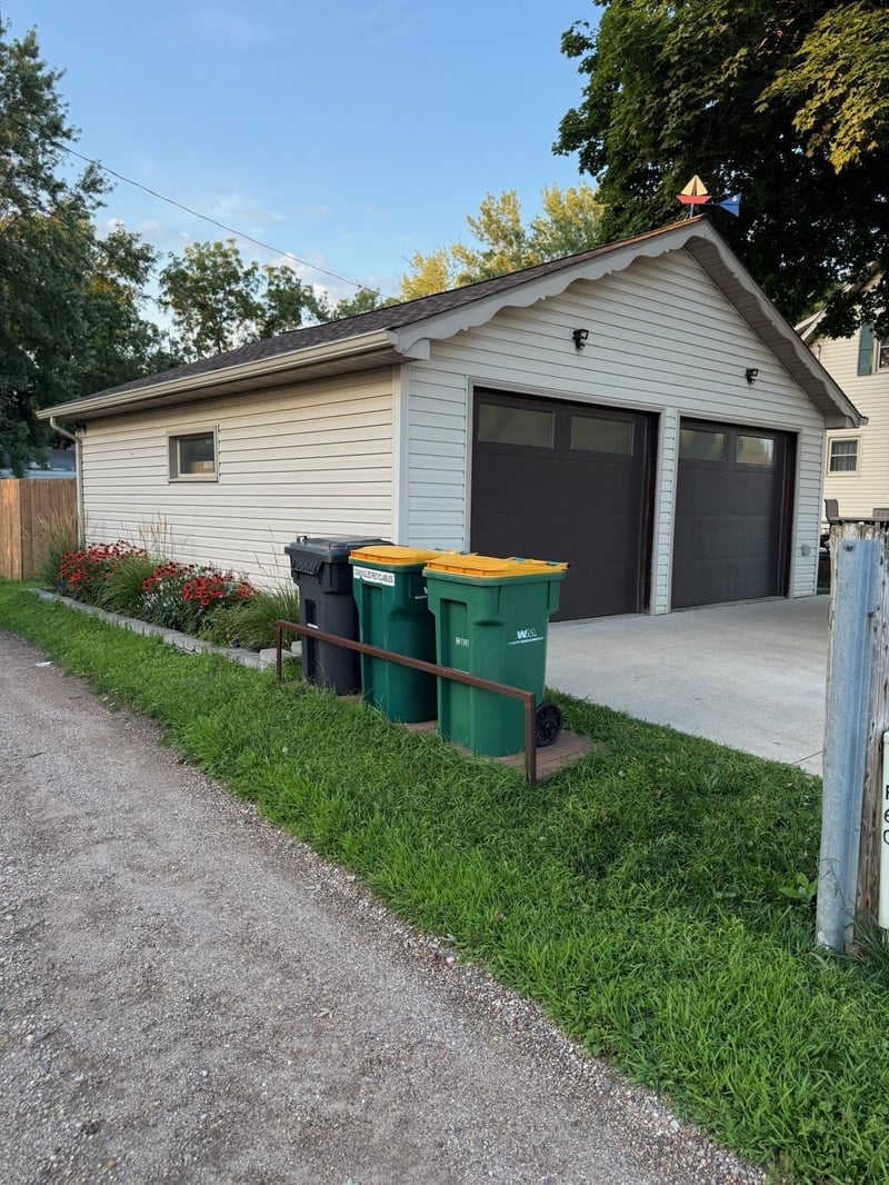 203 5th Ave N, Lakefield, MN 56150