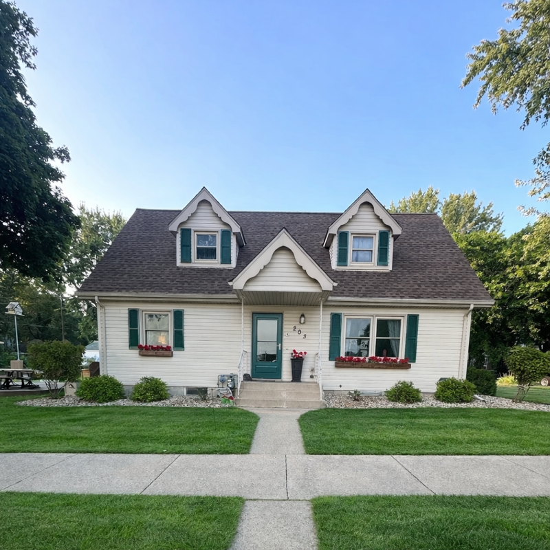 203 5th Ave N, Lakefield, MN 56150