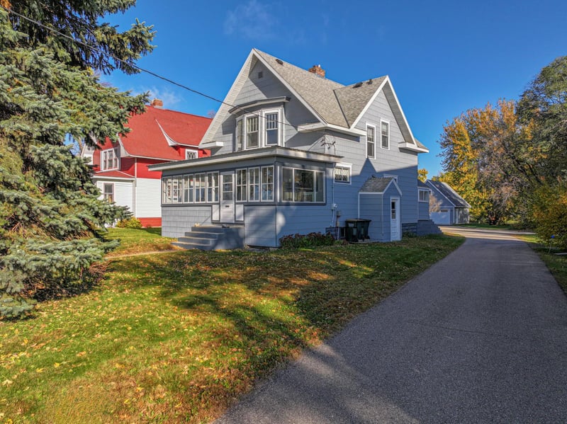 4 N Lakeshore Dr, Glenwood, MN 56334