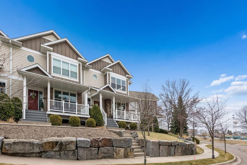673 Sandstone Cir, Long Lake, MN 55356