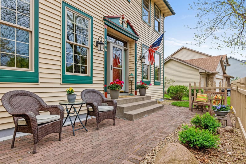 546 Linden Ln, Lino Lakes, MN 55014