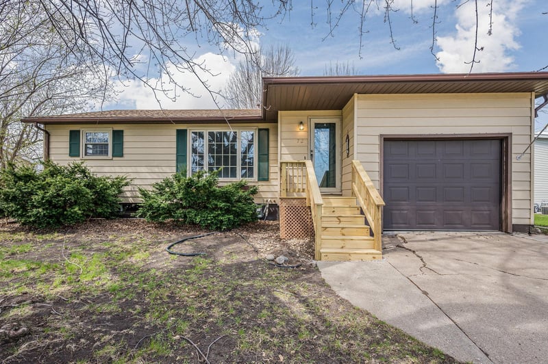 1721 Bantom Pl, Worthington, MN 56187