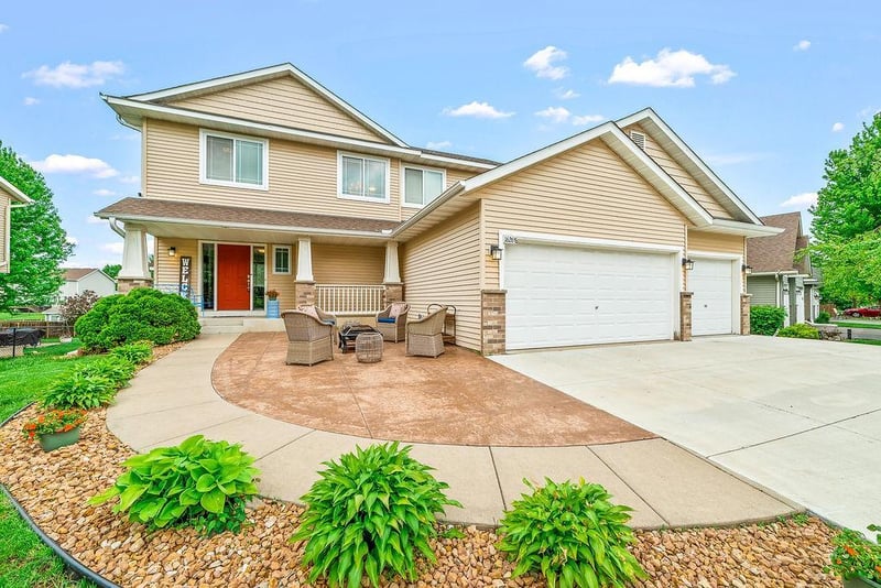 16268 Tahinka Ct NW, Prior Lake, MN 55372