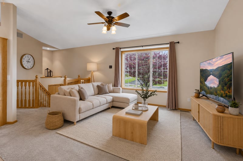 892 Kelly St, Lino Lakes, MN 55014