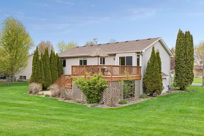892 Kelly St, Lino Lakes, MN 55014