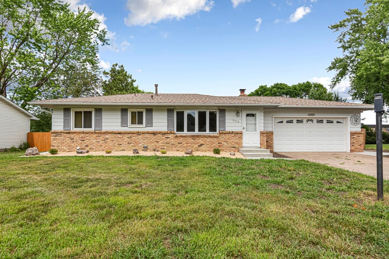 2033 Bluestone Ln, Eagan, MN 55122