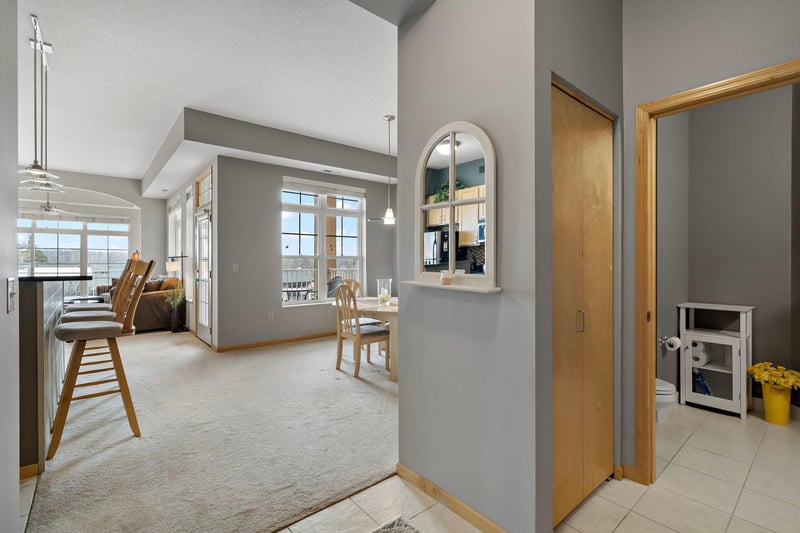 2405 39th Ave NE #401, Saint Anthony, MN 55421