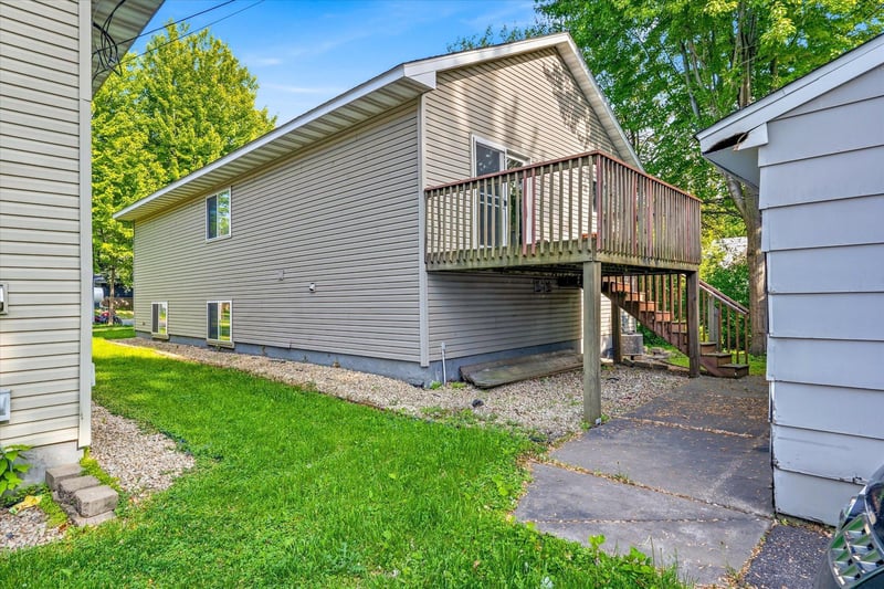 1077 26th Ave SE, Minneapolis, MN 55414