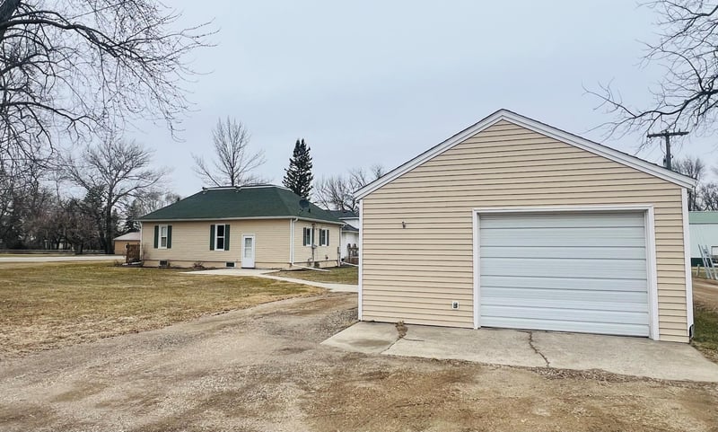 508 S Main St, Chokio, MN 56221