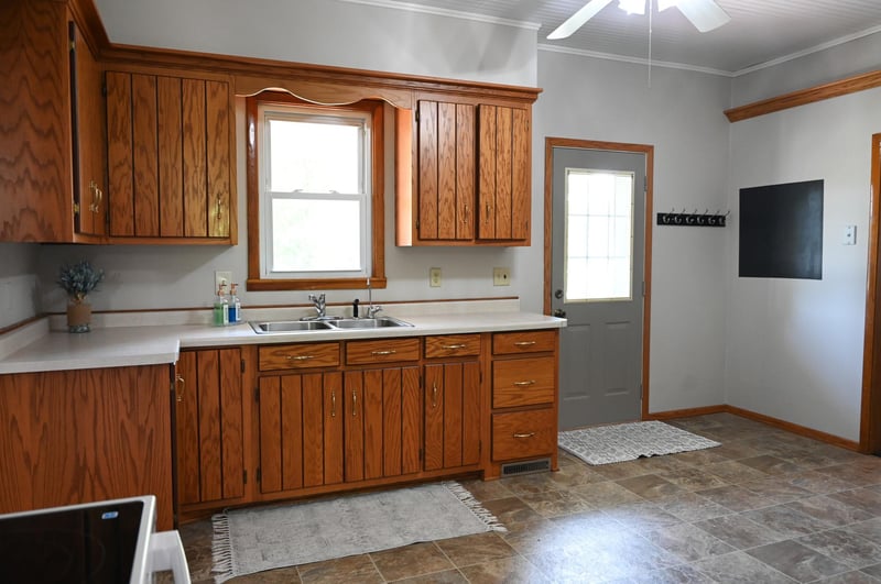 111 E Elm Ave, Upsala, MN 56384