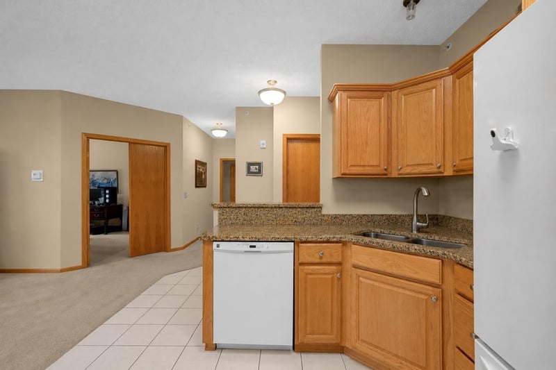 5985 Rowland Rd #302, Minnetonka, MN 55343