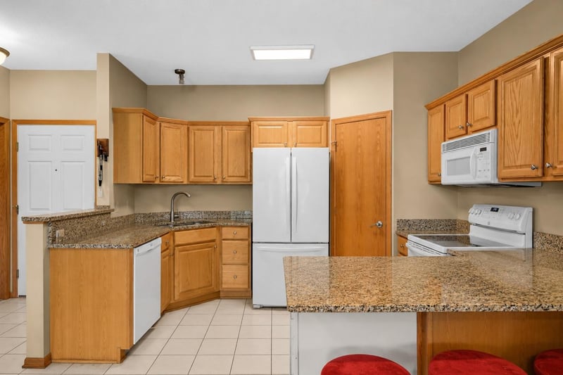 5985 Rowland Rd #302, Minnetonka, MN 55343