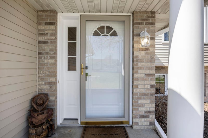 1274 Sunburst Way SE, Hutchinson, MN 55350