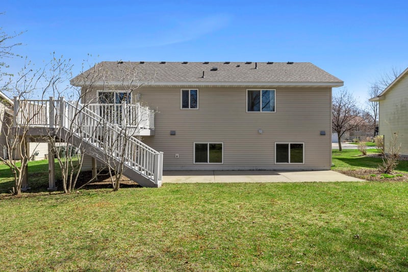1274 Sunburst Way SE, Hutchinson, MN 55350