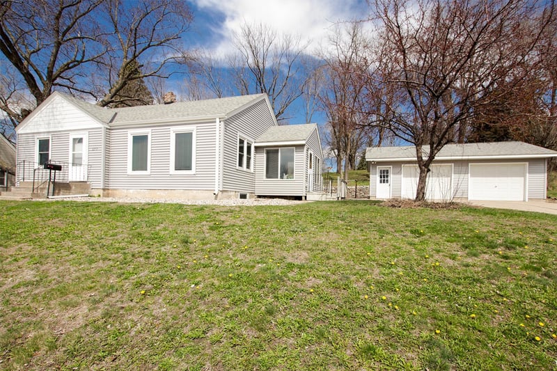 177 4th Ave NW, Hutchinson, MN 55350
