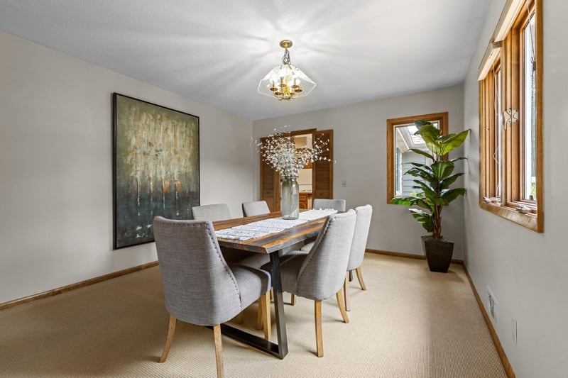 6820 Harold Ave, Golden Valley, MN 55427