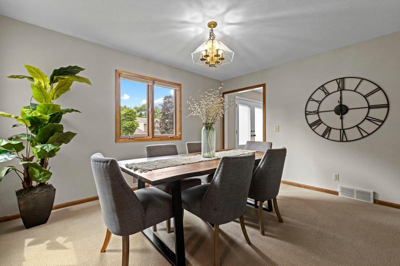 6820 Harold Ave, Golden Valley, MN 55427