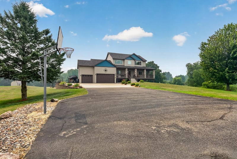5524 188th Ave NE, Wyoming, MN 55092