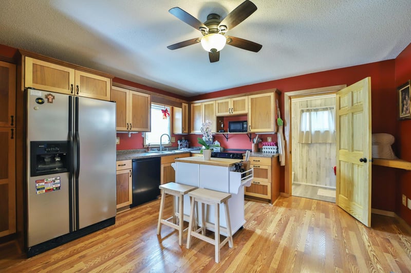 222 2nd Ave S, Bowlus, MN 56314