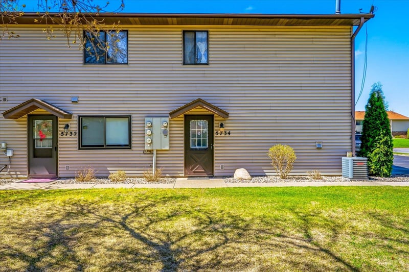 5734 Otter View Trl #18, White Bear Lake, MN 55110