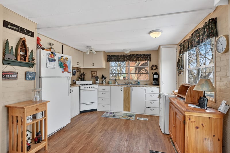 13967 Ferry Dr, Osakis, MN 56360