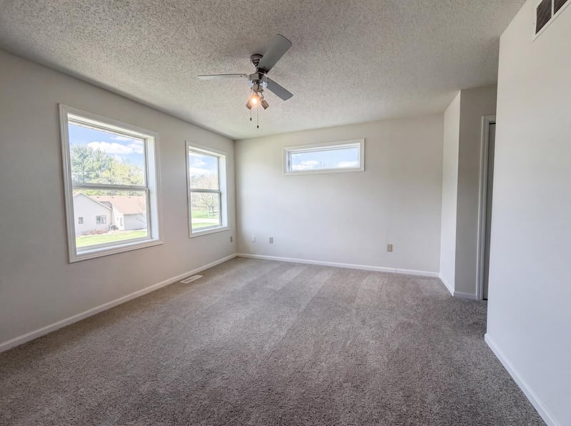 9429 Harkness Ave S, Cottage Grove, MN 55016