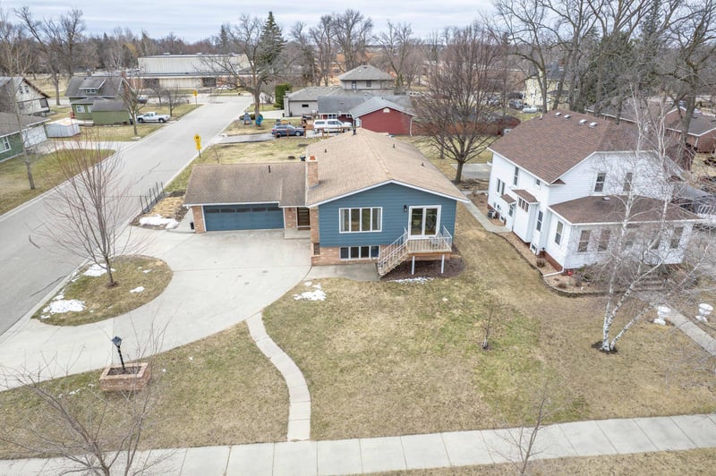 417 E Division St, Elbow Lake, MN 56531