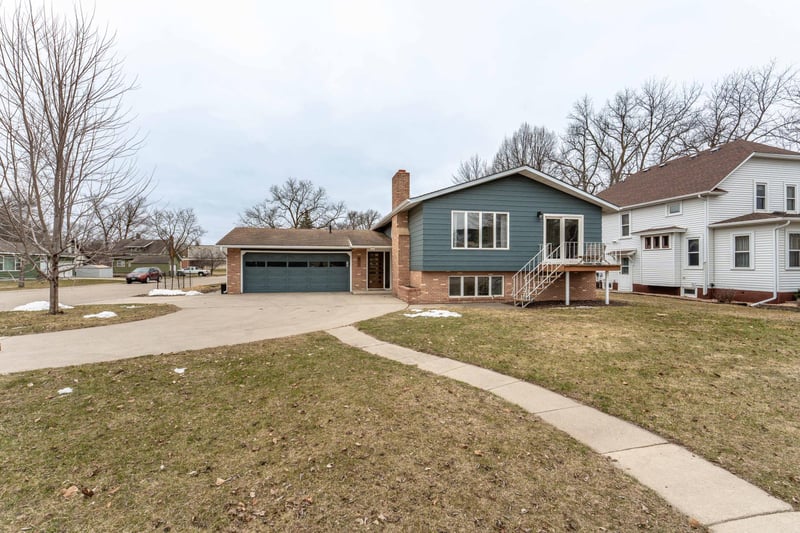 417 E Division St, Elbow Lake, MN 56531