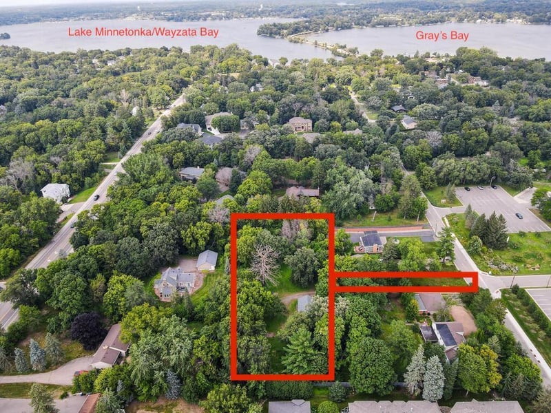 3214 Groveland School Rd, Minnetonka, MN 55391
