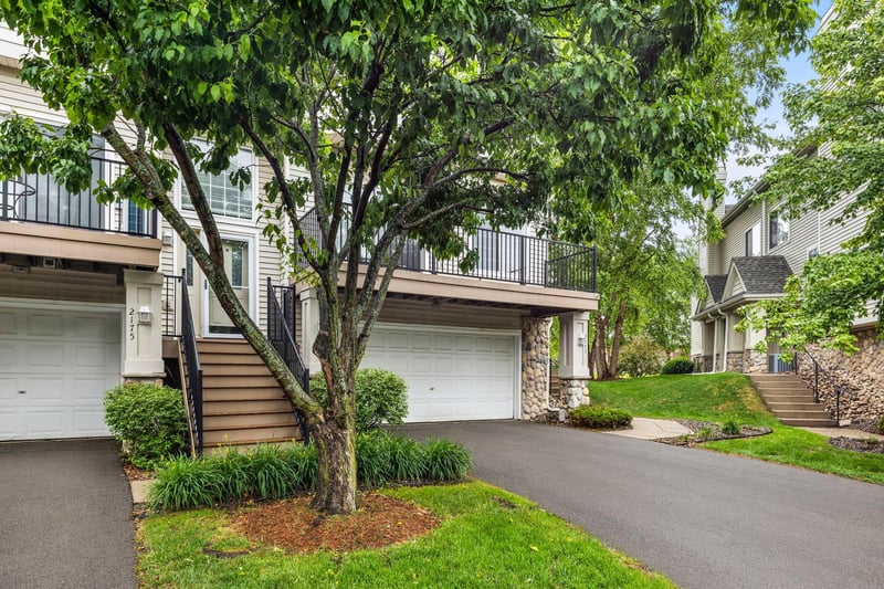 2177 Eagle Trace Ln, Woodbury, MN 55129