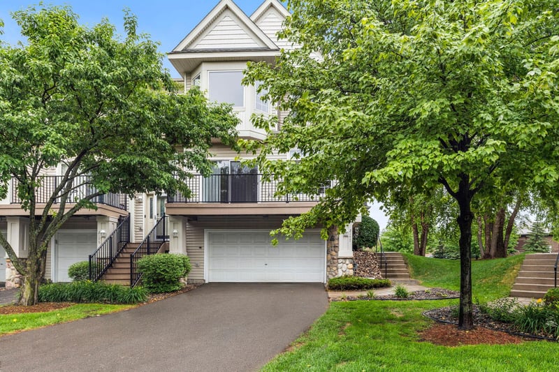 2177 Eagle Trace Ln, Woodbury, MN 55129