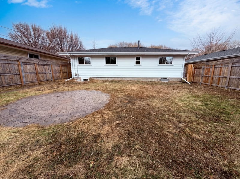 932 Jefferson Ave, Saint Paul, MN 55102