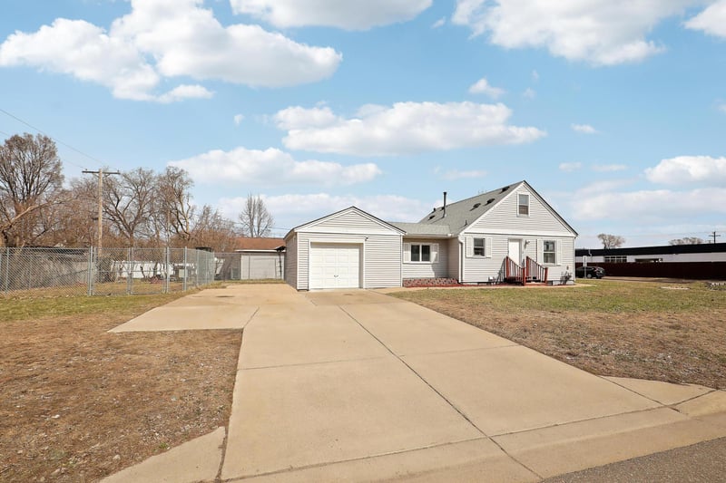 5301 Edgewood Ave N, Crystal, MN 55428