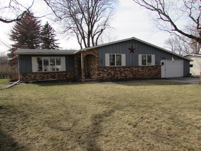405 N 1st Ave W, Truman, MN 56088