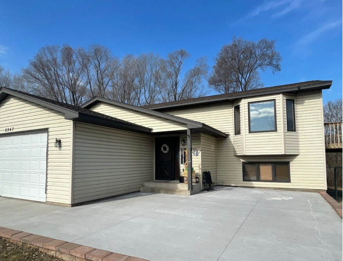 2247 75th Ave, Princeton, MN 55371
