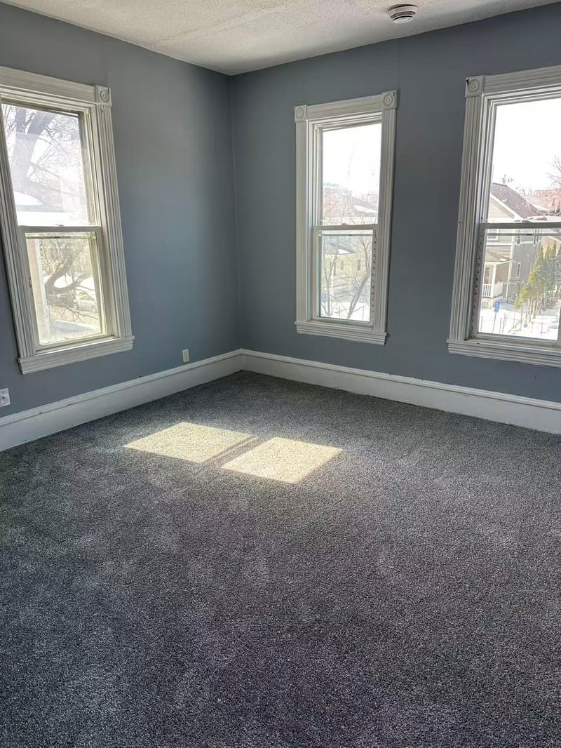 2425 10th Ave S, Minneapolis, MN 55404