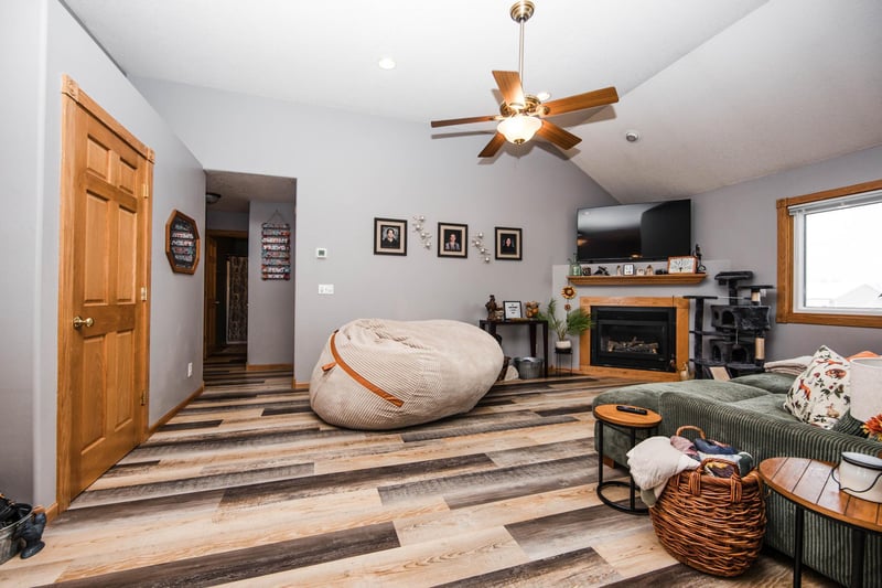 1004 Tamarac Ave, Frazee, MN 56544