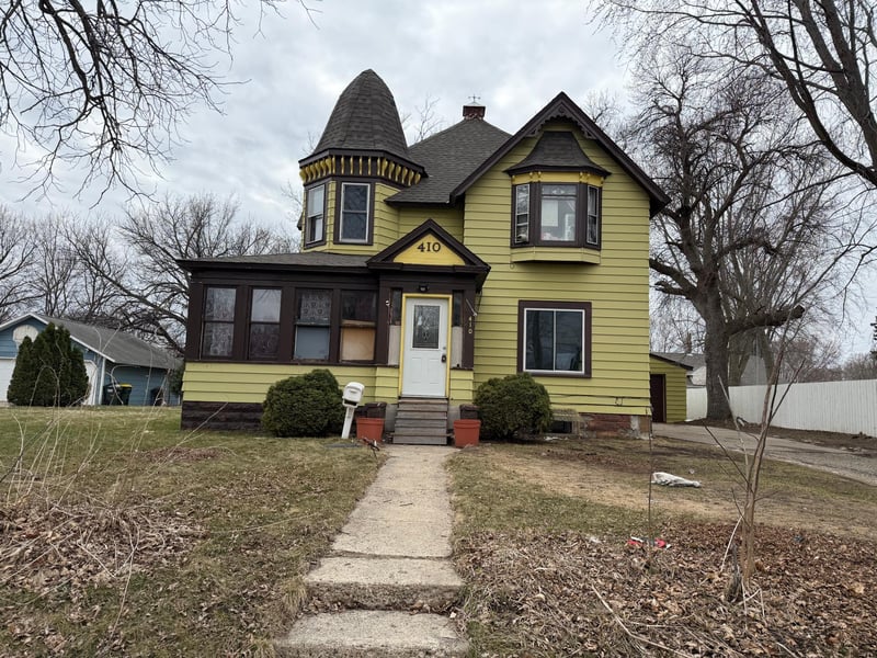 410 11th St SW, Willmar, MN 56201